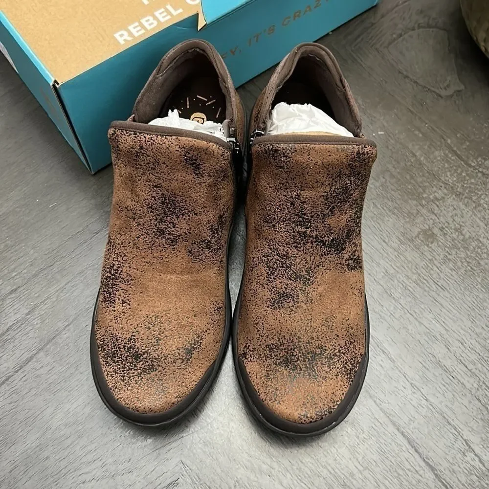 BZees Domino Bootie
